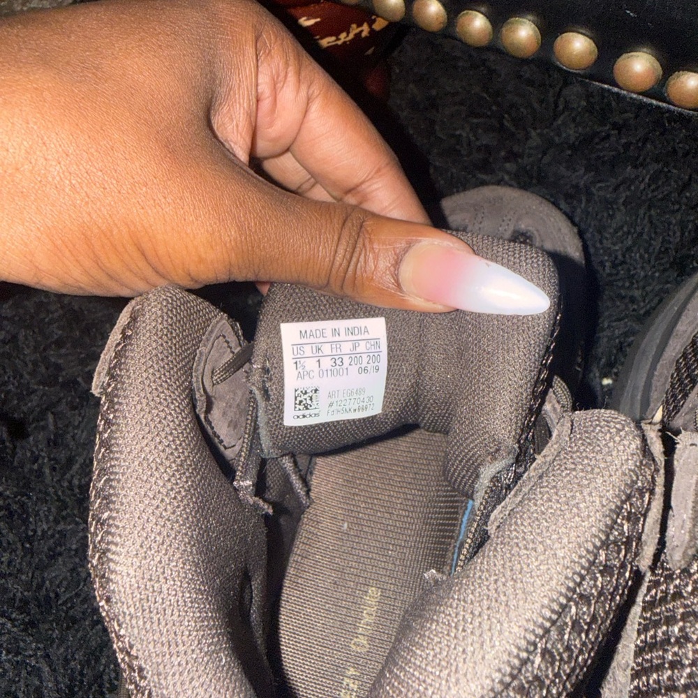 Adidas Yeezy Desert Boot ‘Oil’ - Picture 4 of 5